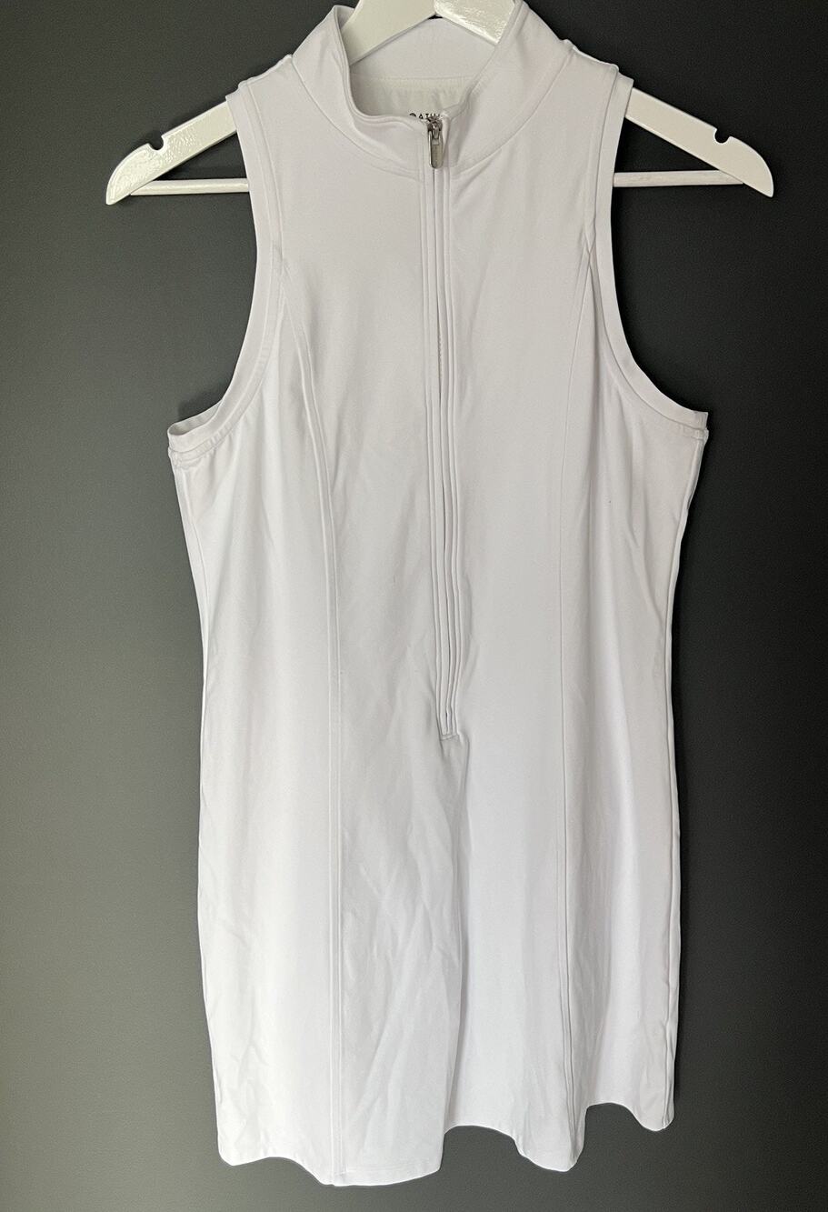 Athleta Women's Ace Tennis Dress White Size Medium M Sleeveless 1/2 Zip